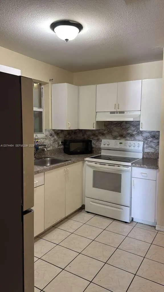 455 NW 14th St Florida City, FL 33034
