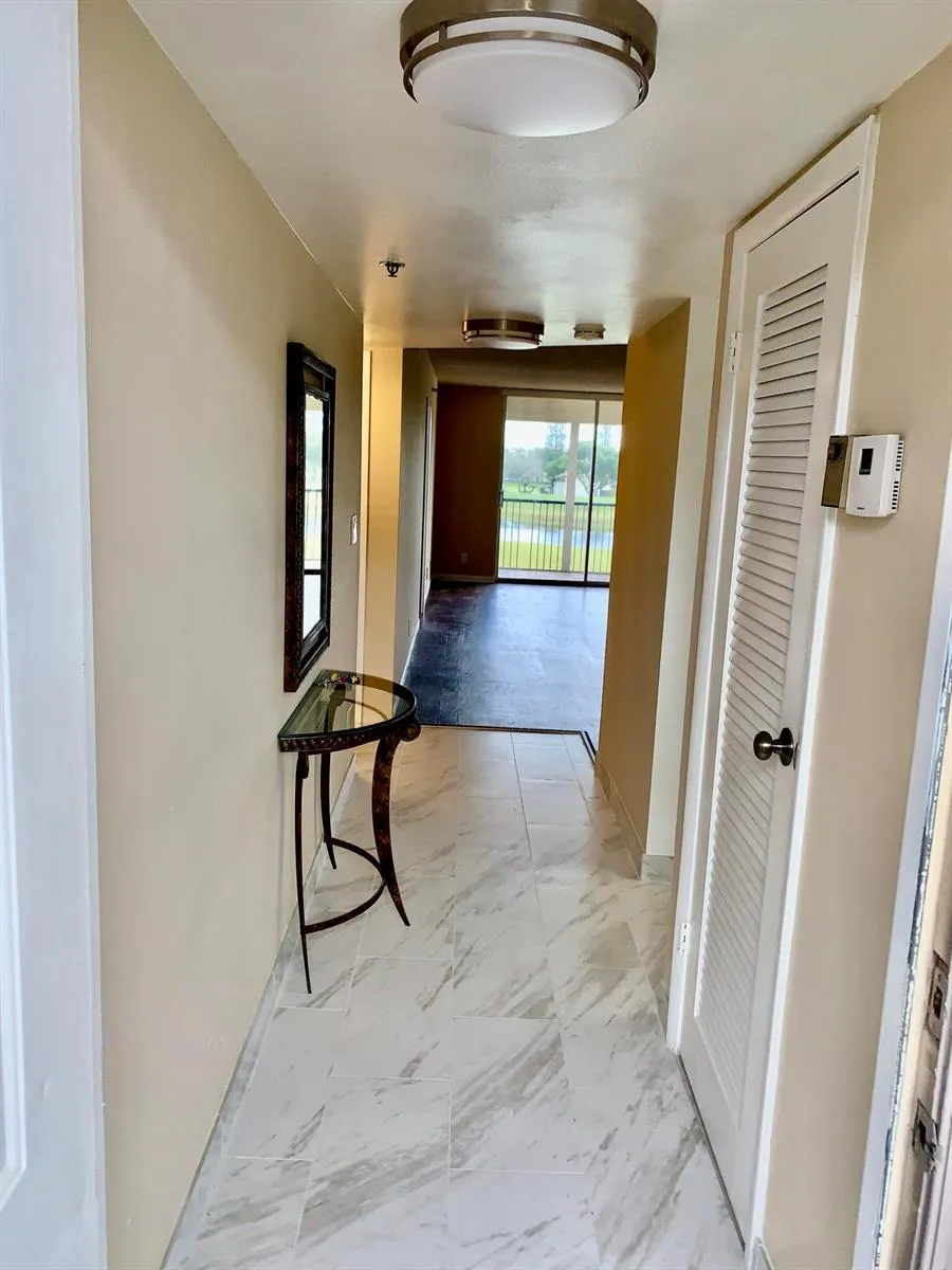 3100 W ROLLING HILLS CIRCLE #309 Davie, FL 33328