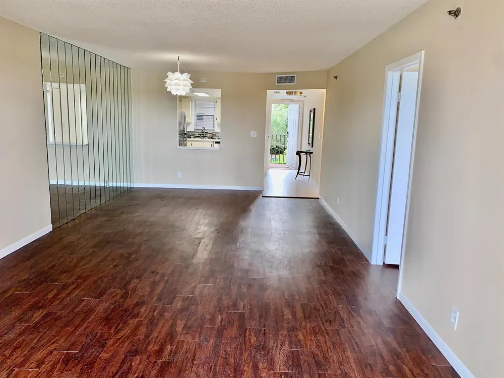 3100 W ROLLING HILLS CIRCLE #309 Davie, FL 33328