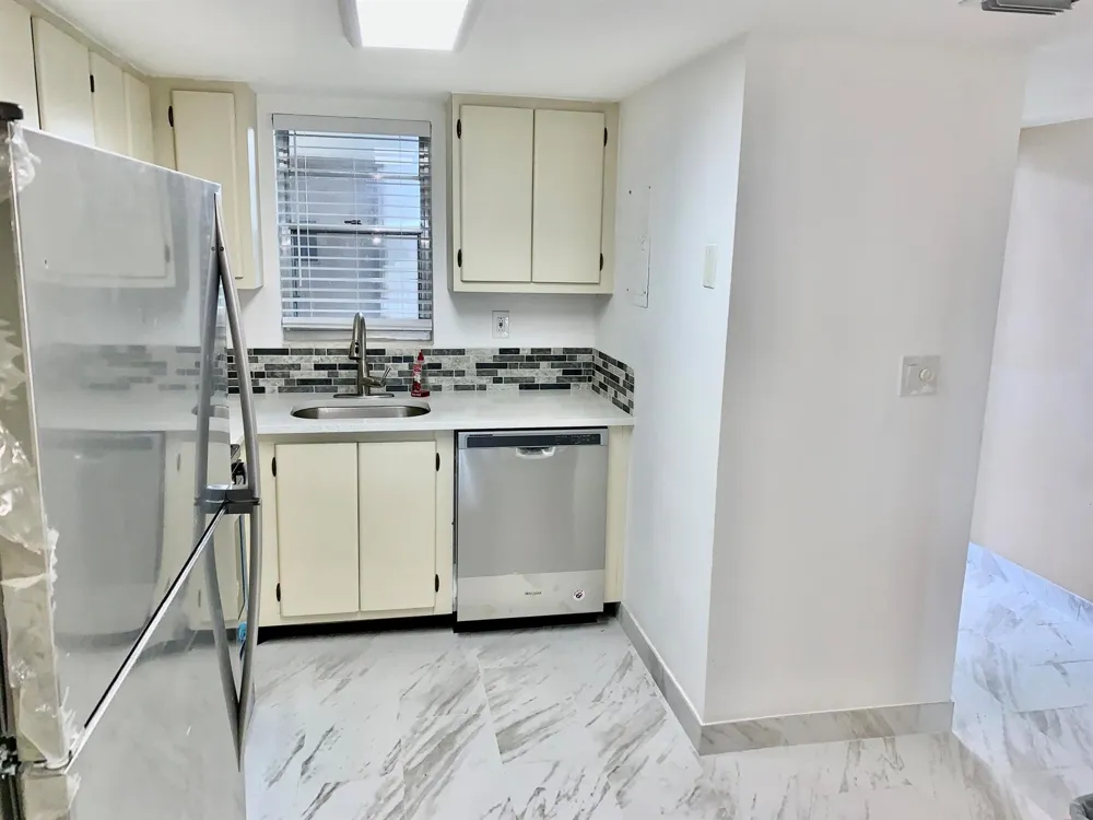 3100 W ROLLING HILLS CIRCLE #309 Davie, FL 33328