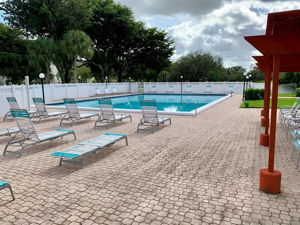 3100 W ROLLING HILLS CIRCLE #309 Davie, FL 33328