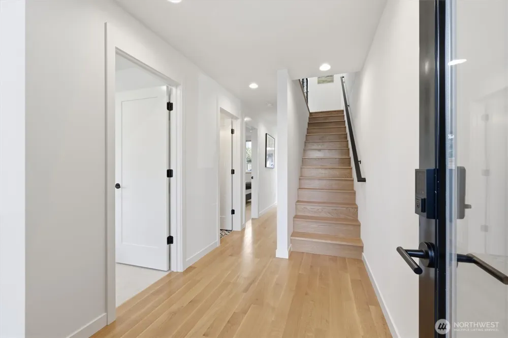 3648 B Greenwood Avenue Seattle, WA 98103