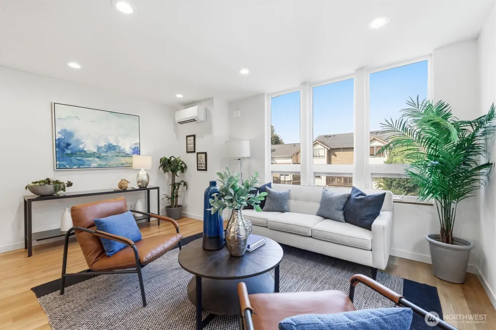 3648 B Greenwood Avenue Seattle, WA 98103