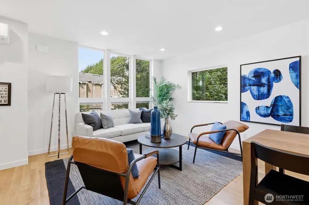 3648 B Greenwood Avenue Seattle, WA 98103
