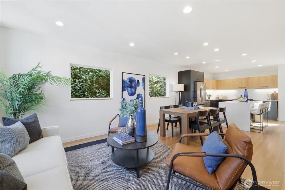 3648 B Greenwood Avenue Seattle, WA 98103