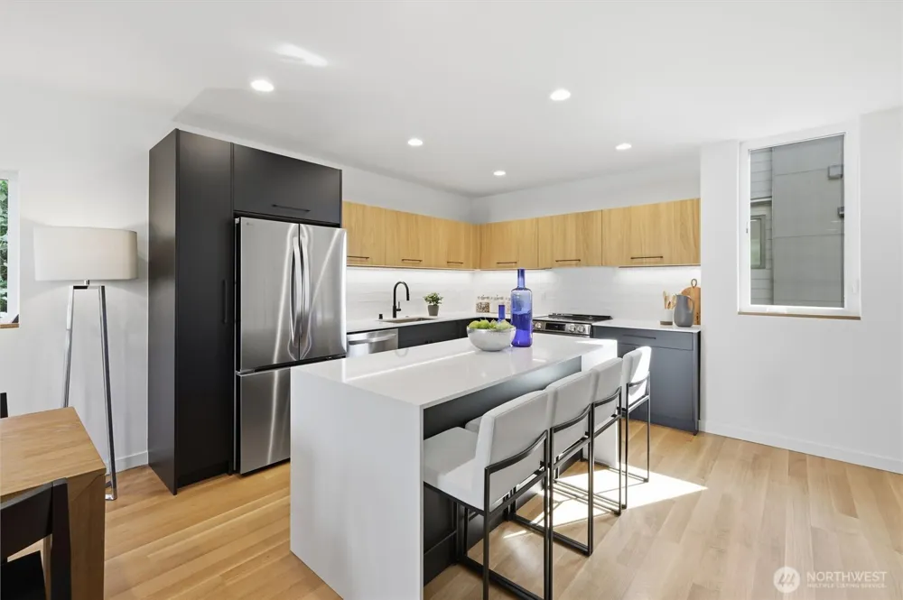 3648 B Greenwood Avenue Seattle, WA 98103