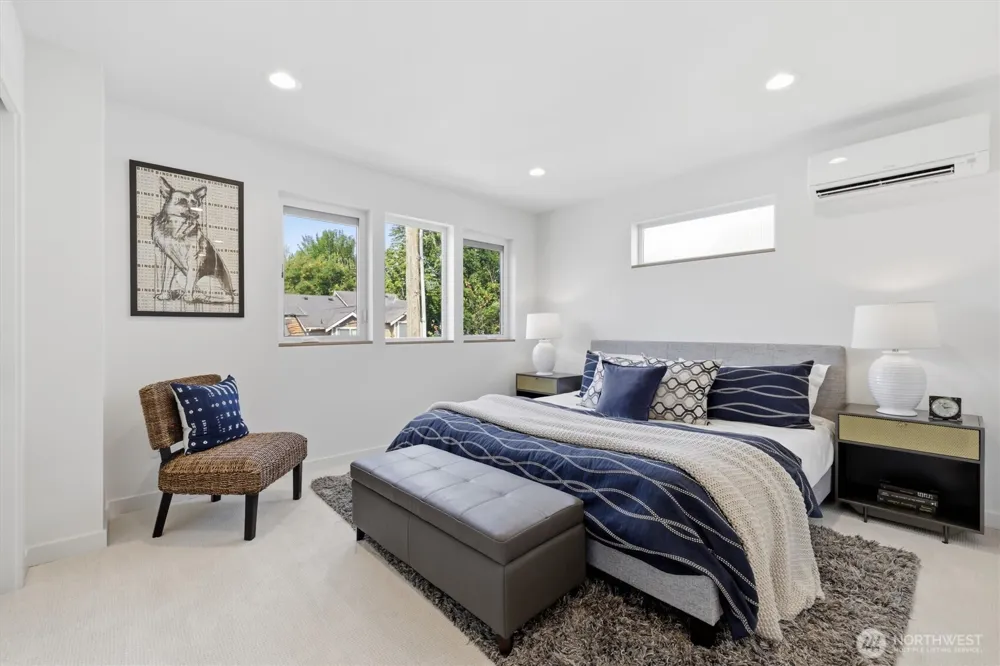 3648 B Greenwood Avenue Seattle, WA 98103