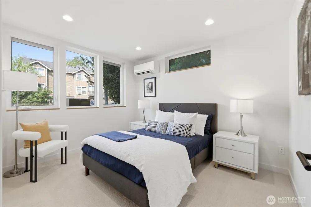 3648 B Greenwood Avenue Seattle, WA 98103