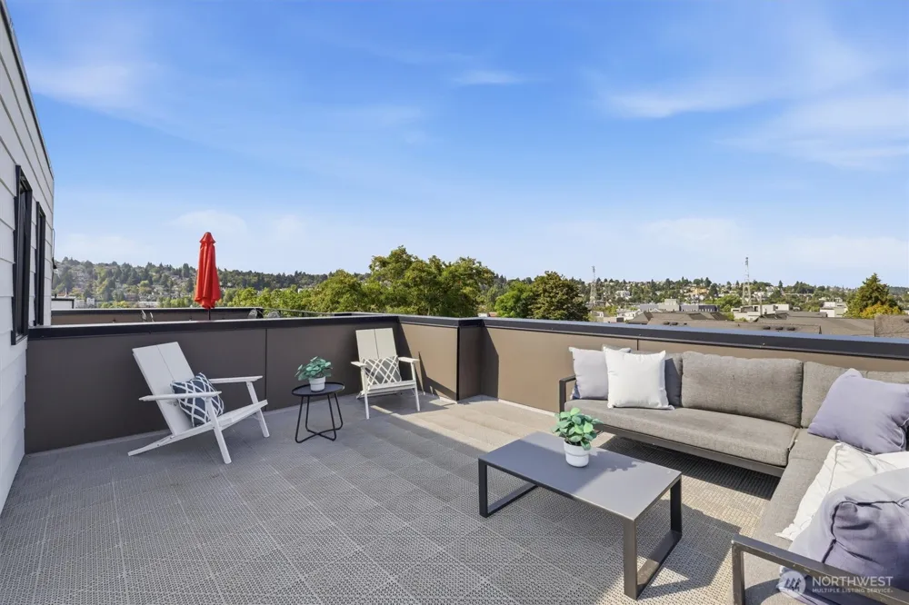 3648 B Greenwood Avenue Seattle, WA 98103