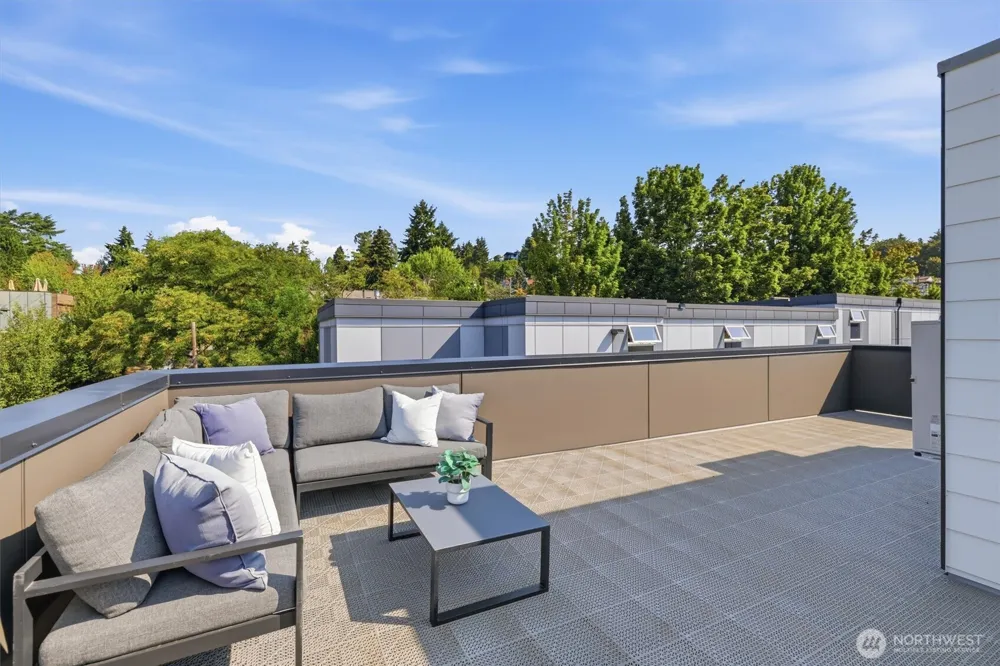 3648 B Greenwood Avenue Seattle, WA 98103