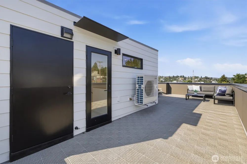 3648 B Greenwood Avenue Seattle, WA 98103