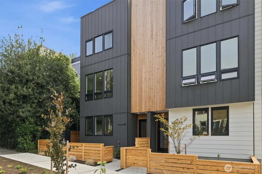 3648 B Greenwood Avenue Seattle, WA 98103
