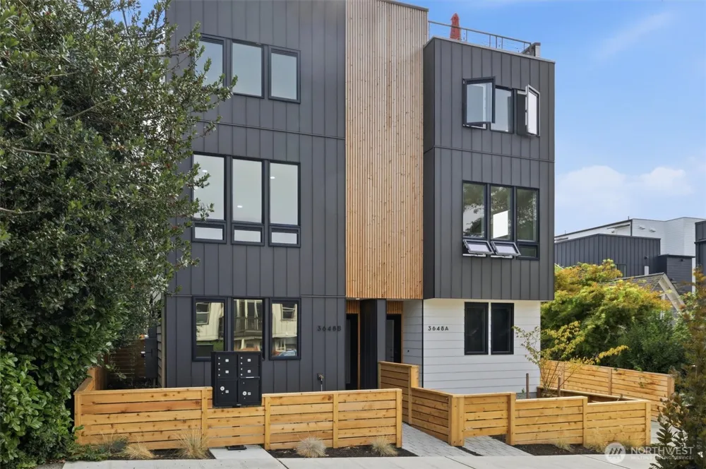 3648 B Greenwood Avenue Seattle, WA 98103