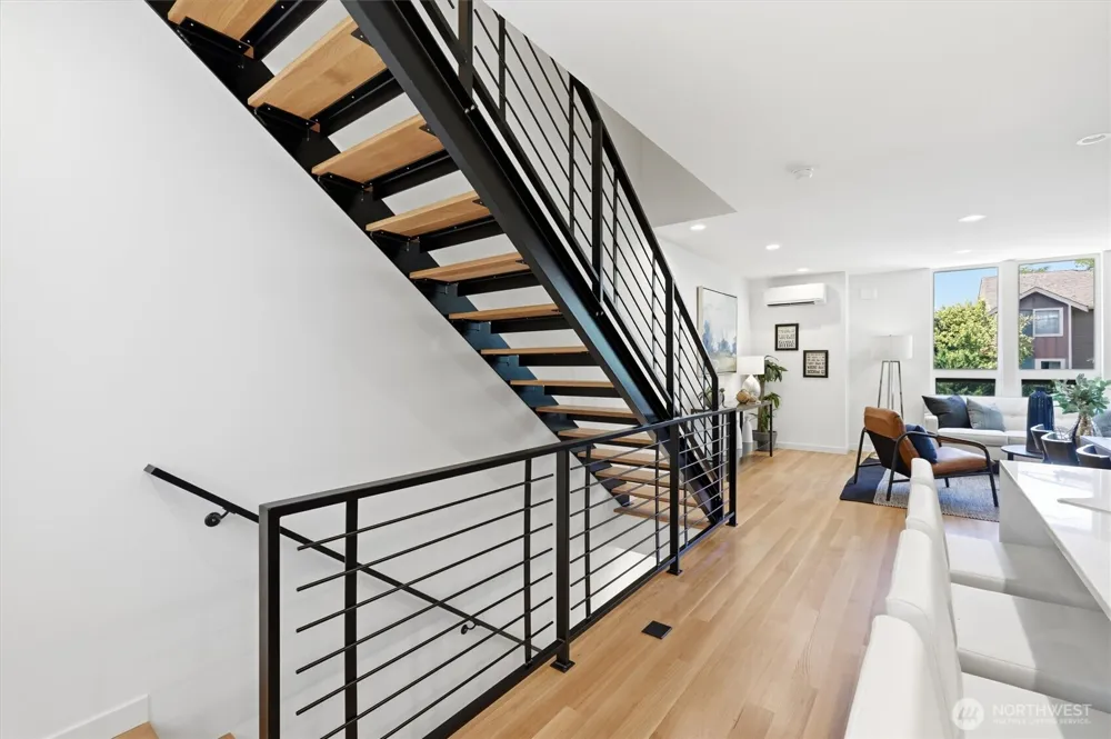 3648 B Greenwood Avenue Seattle, WA 98103