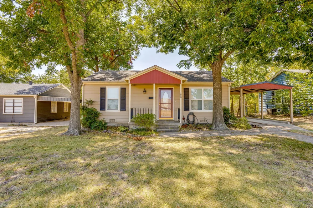 128 Tarrant Avenue Burleson, TX 76028