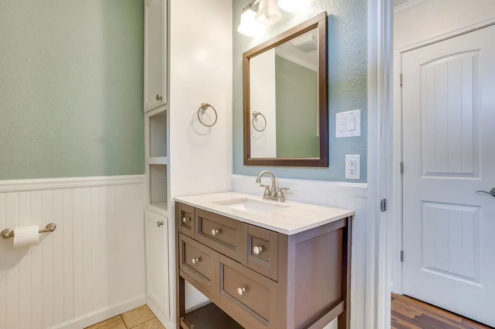 128 Tarrant Avenue Burleson, TX 76028