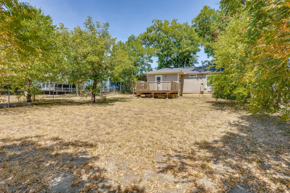 128 Tarrant Avenue Burleson, TX 76028