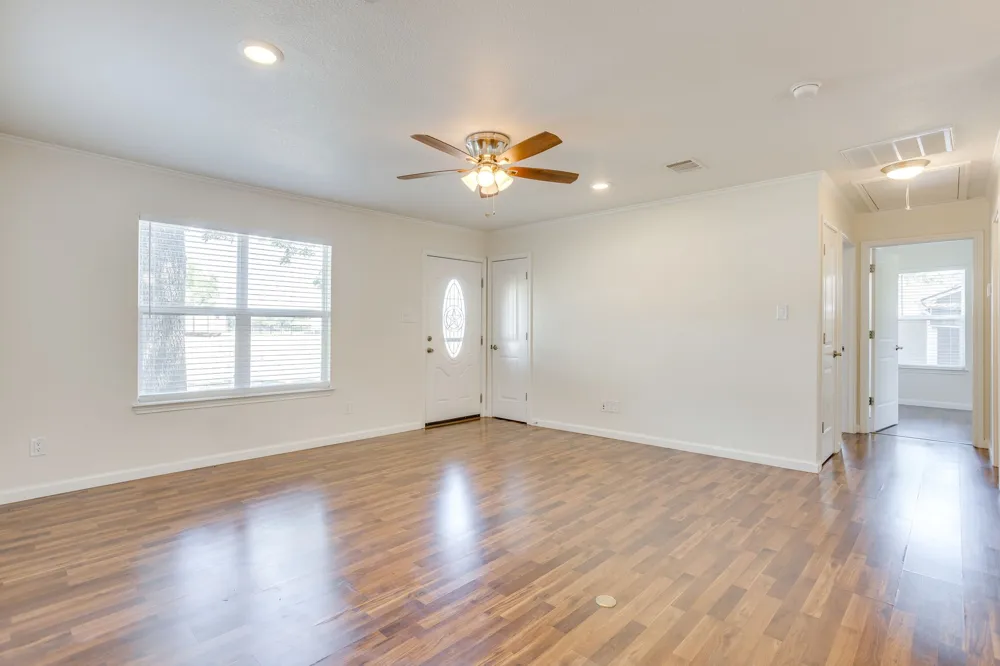128 Tarrant Avenue Burleson, TX 76028