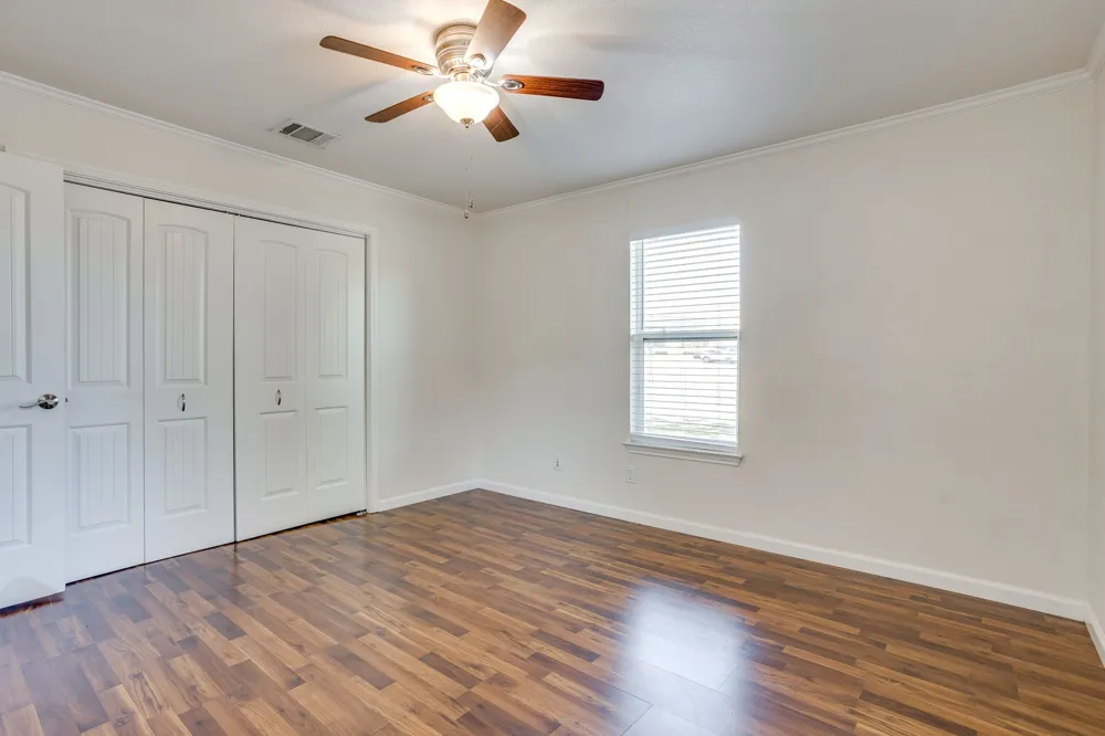 128 Tarrant Avenue Burleson, TX 76028