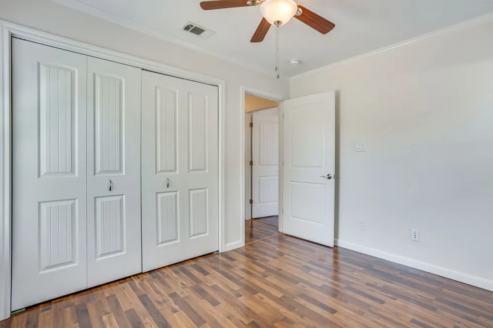 128 Tarrant Avenue Burleson, TX 76028