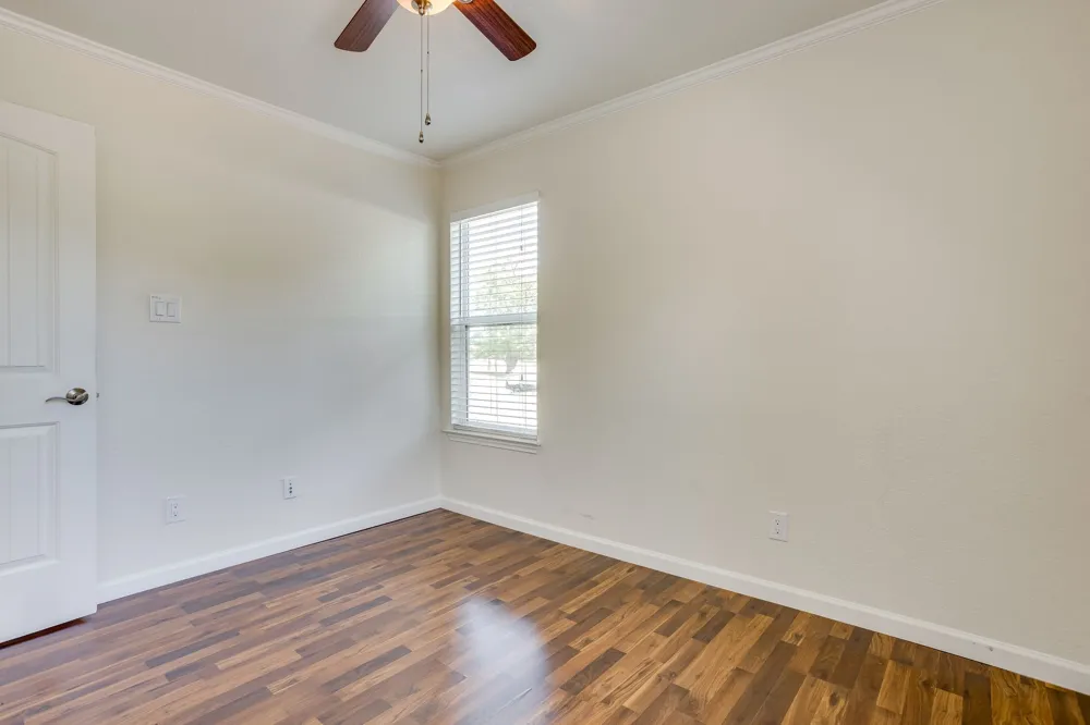 128 Tarrant Avenue Burleson, TX 76028