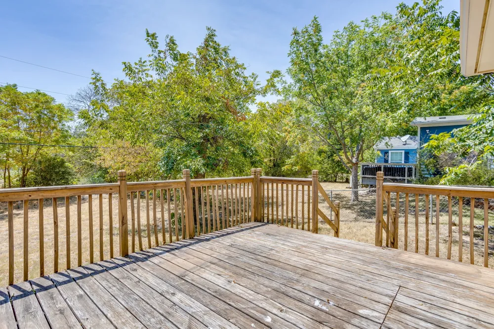 128 Tarrant Avenue Burleson, TX 76028