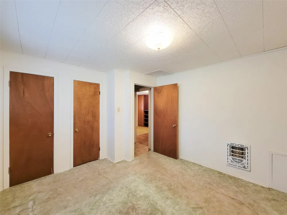 432 Holland Street Bellville, TX 77418