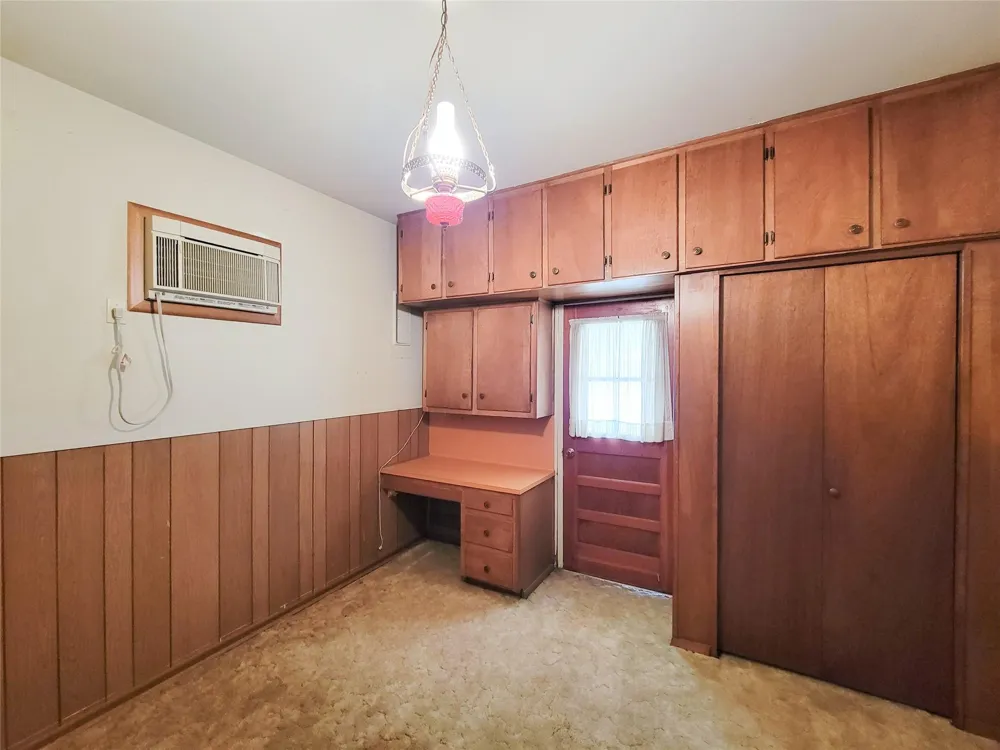 432 Holland Street Bellville, TX 77418