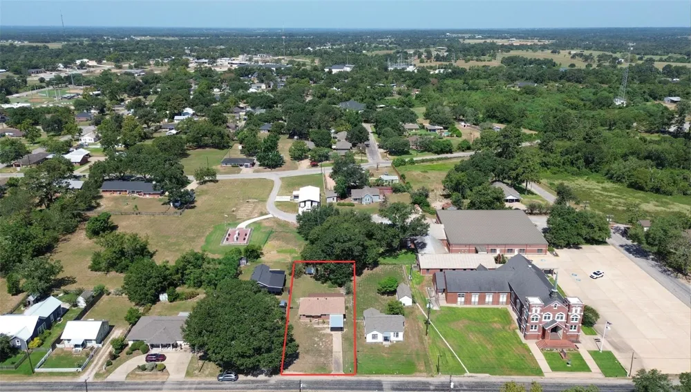 432 Holland Street Bellville, TX 77418