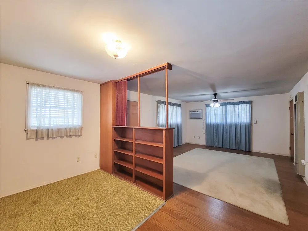 432 Holland Street Bellville, TX 77418