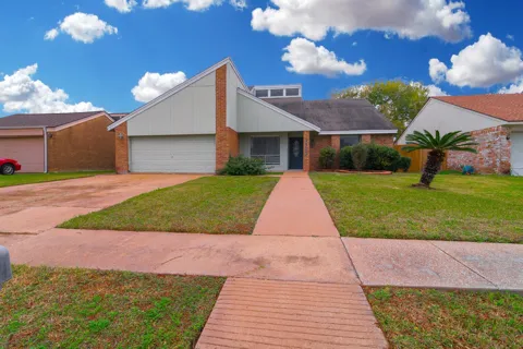 1122 New Tree Lane