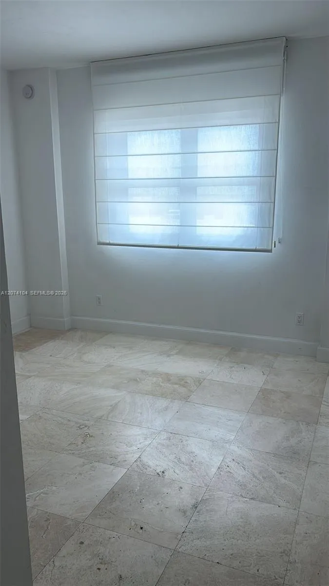 14951 Royal Oaks Ln #702 North Miami, FL 33181