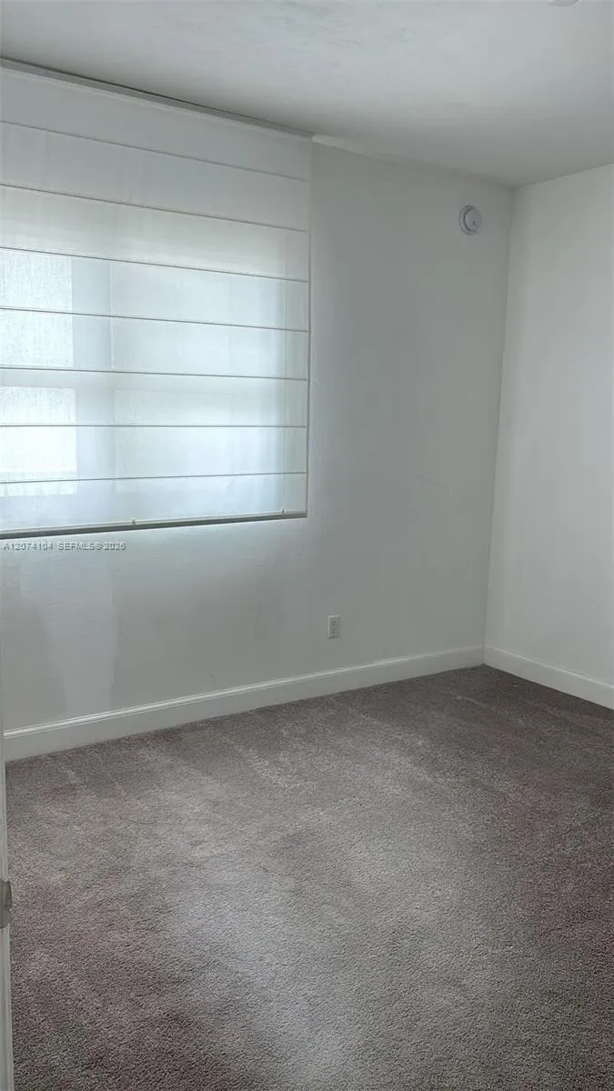14951 Royal Oaks Ln #702 North Miami, FL 33181