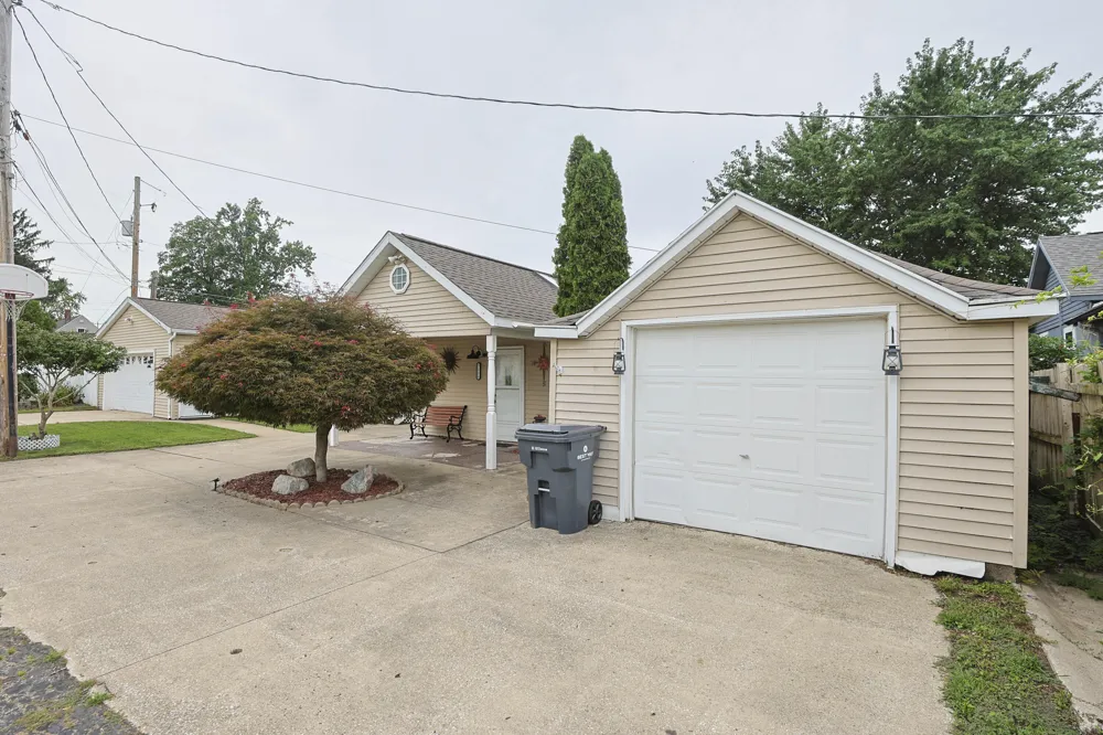 51770 Easy Street Paw Paw Township, MI 49079