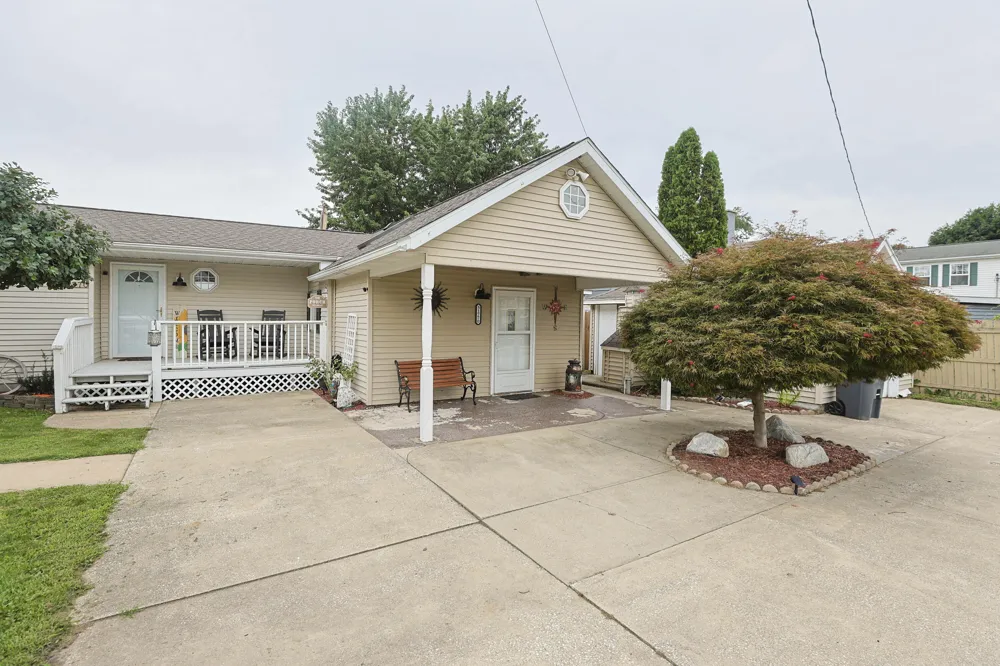 51770 Easy Street Paw Paw Township, MI 49079