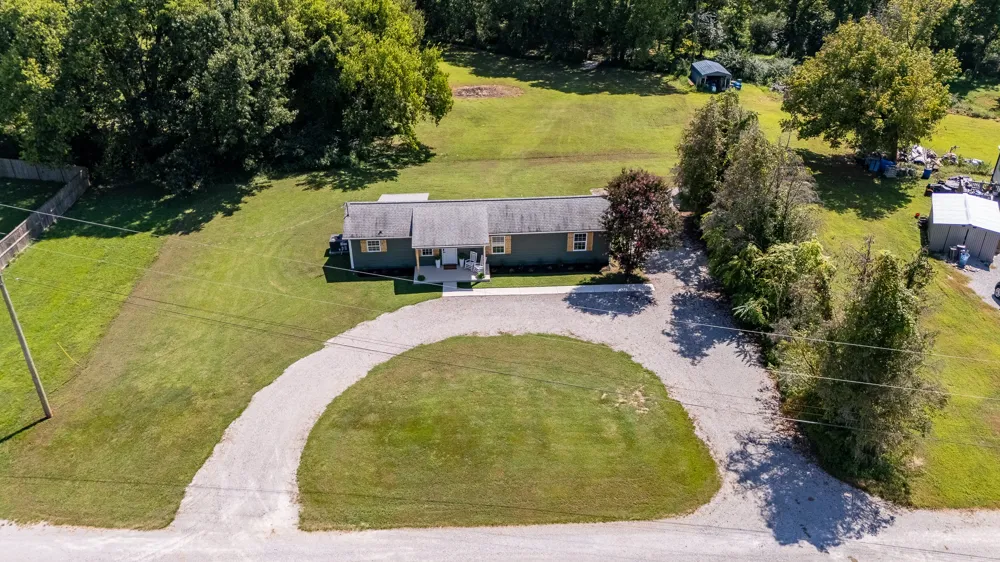 4990 Timothy Ln Columbia, TN 38401