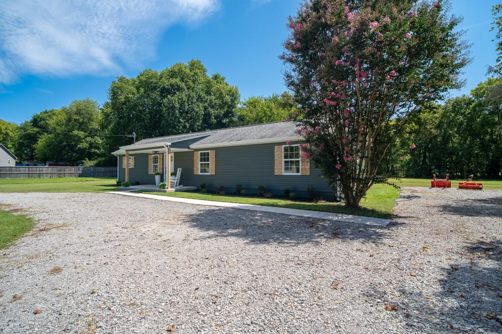 4990 Timothy Ln Columbia, TN 38401