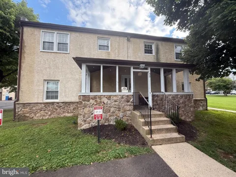 50 WALNUT AVE #2B