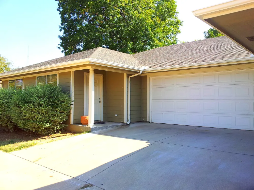 208 Val Verde Circle #A Keene, TX 76059