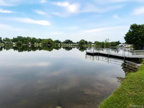 48582 Lakeview E