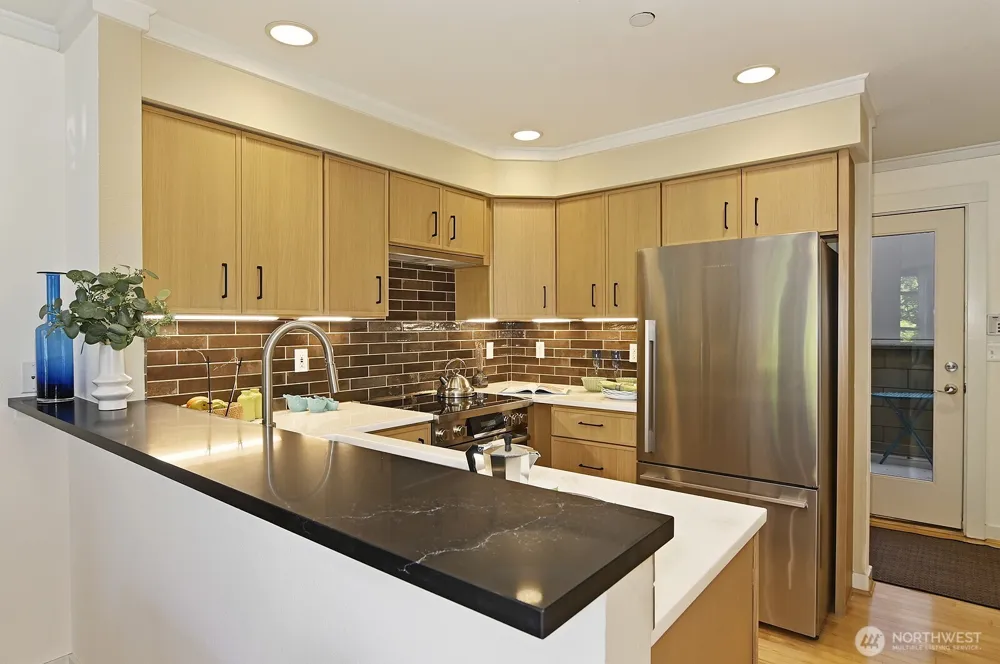 2502 50th Street #103 Seattle, WA 98103