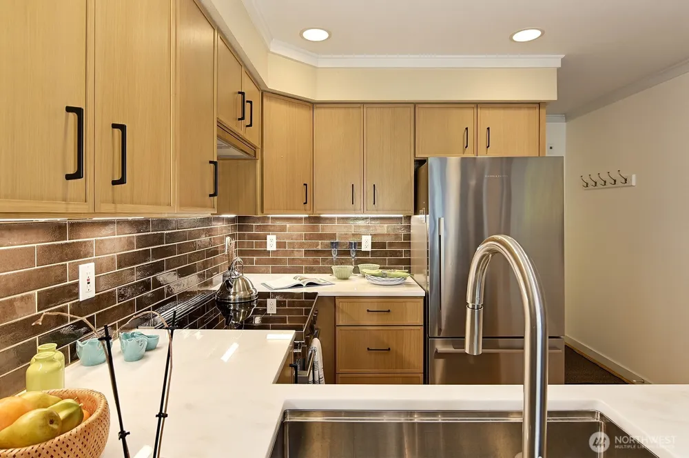 2502 50th Street #103 Seattle, WA 98103