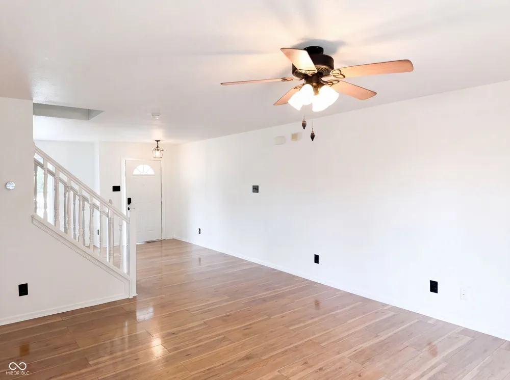 949 Colonial Way Franklin, IN 46131