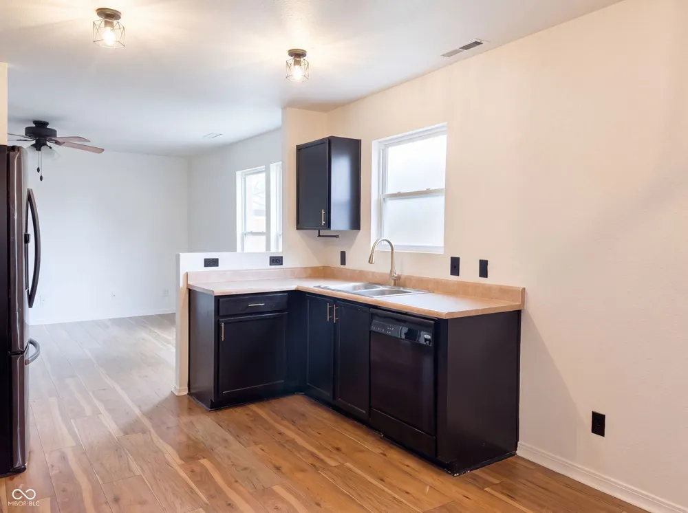 949 Colonial Way Franklin, IN 46131