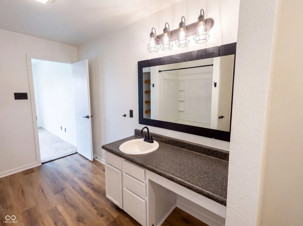 949 Colonial Way Franklin, IN 46131
