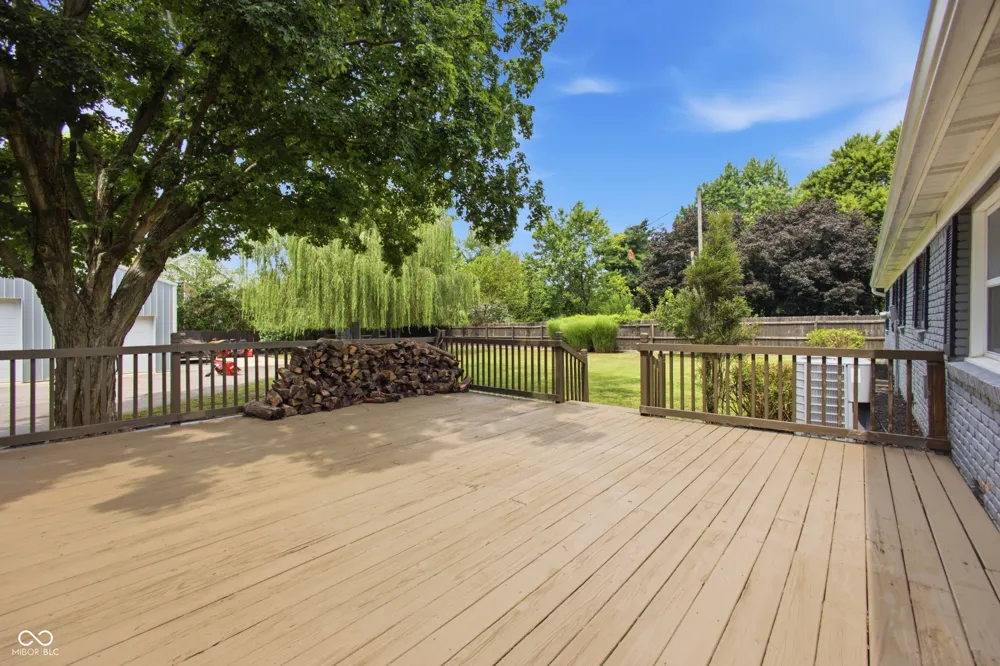 113 Waterman Drive Noblesville, IN 46060