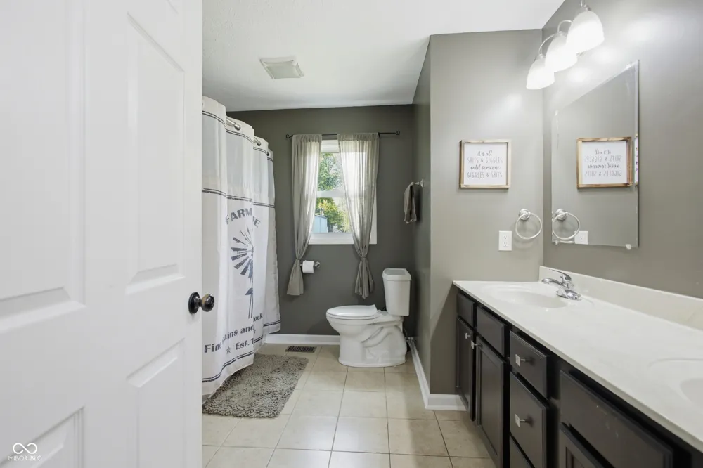 113 Waterman Drive Noblesville, IN 46060