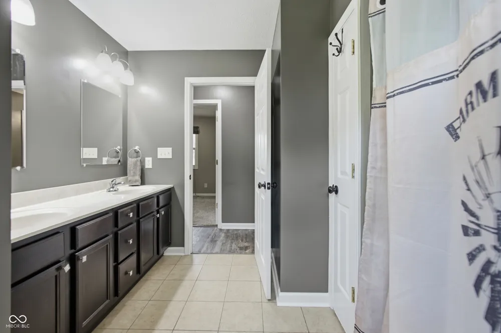 113 Waterman Drive Noblesville, IN 46060