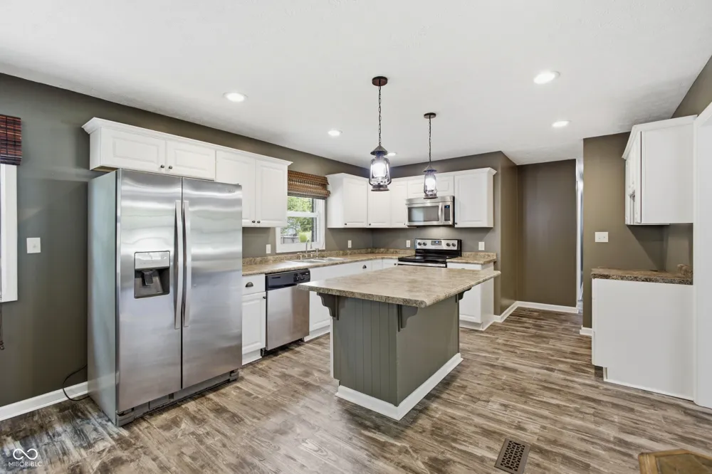 113 Waterman Drive Noblesville, IN 46060