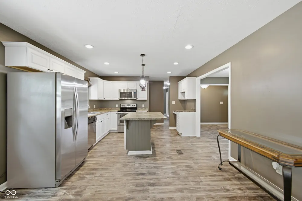113 Waterman Drive Noblesville, IN 46060